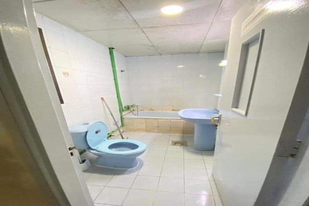 Single Room Near "World Trade Centre&Beach" Abudhabi Abu Dhabi Buitenkant foto