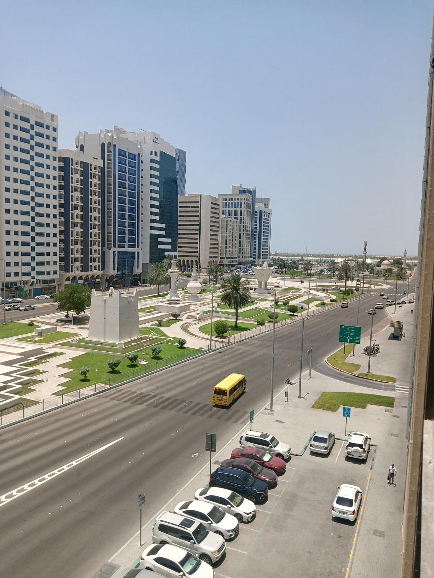 Single Room Near "World Trade Centre&Beach" Abudhabi Abu Dhabi Buitenkant foto